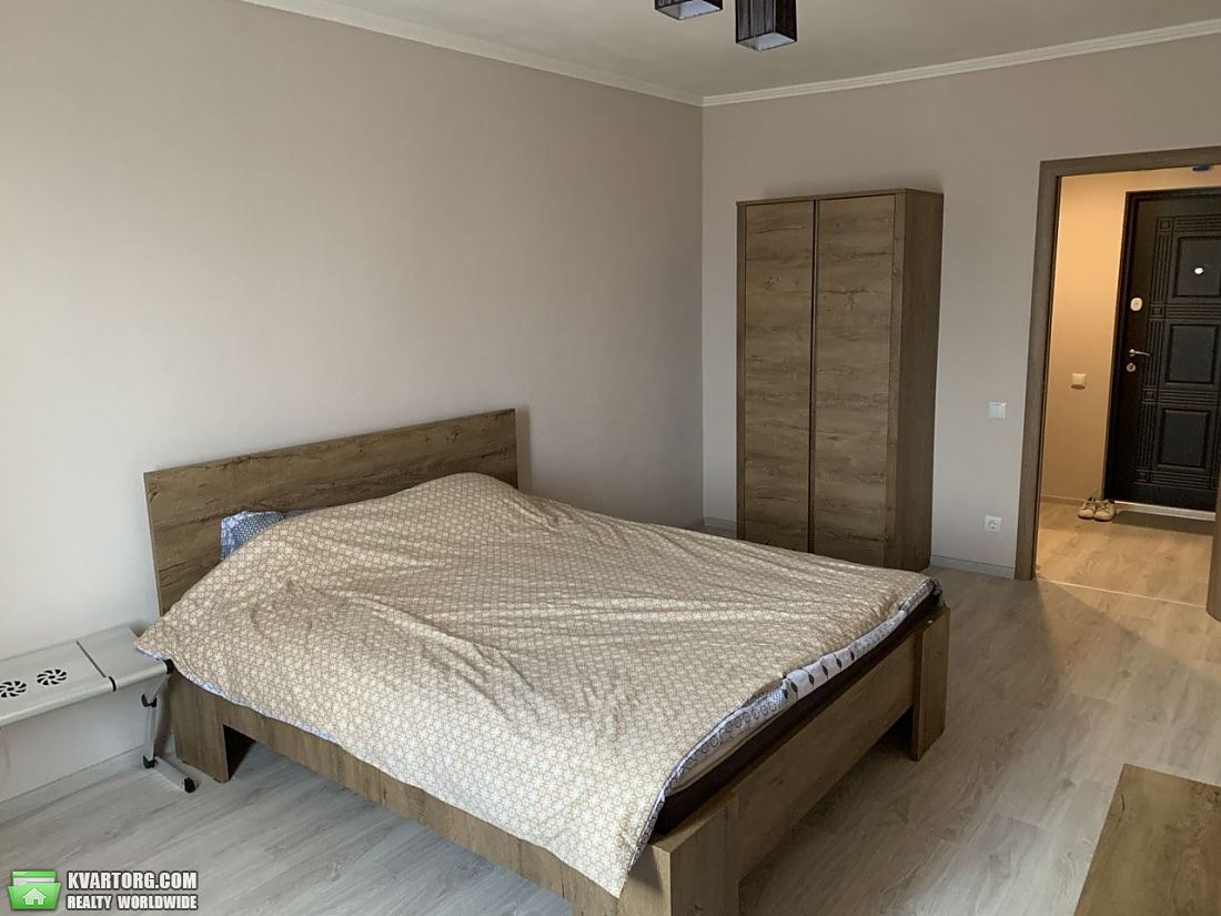 Rent out 1-room apartment. Киев,  Ломоносова — photo 1