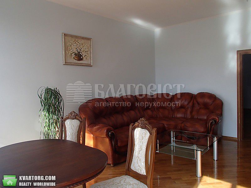 Rent out 3-room apartment. Киев,  Почайнинская — photo 1