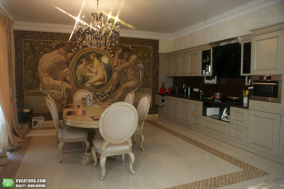 Rent out house. Киев, центральная — photo 1