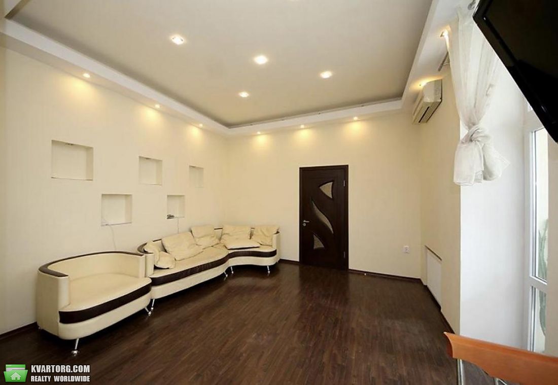 Rent out 2-room apartment. Киев,  Саксаганского — photo 1