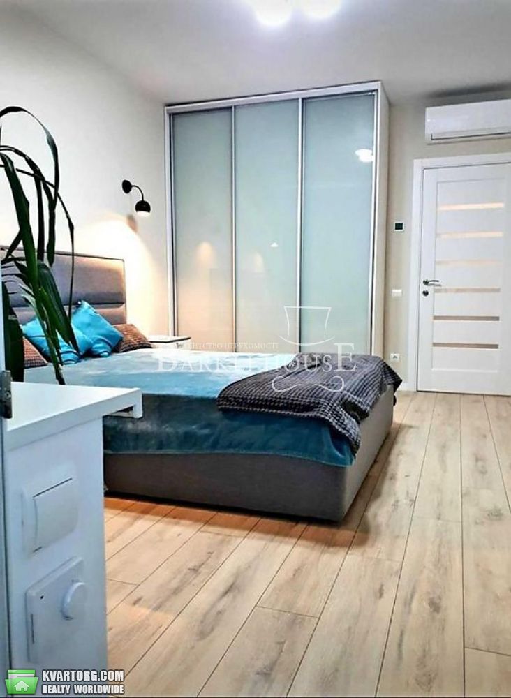 Rent out 2-room apartment. Киев,  Липковского — photo 4