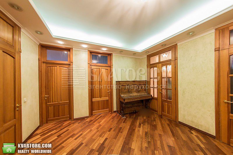 Rent out 3-room apartment. Киев,  Павловская — photo 9