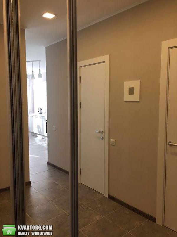 Rent out 1-room apartment. Киев,  Бажана — photo 10