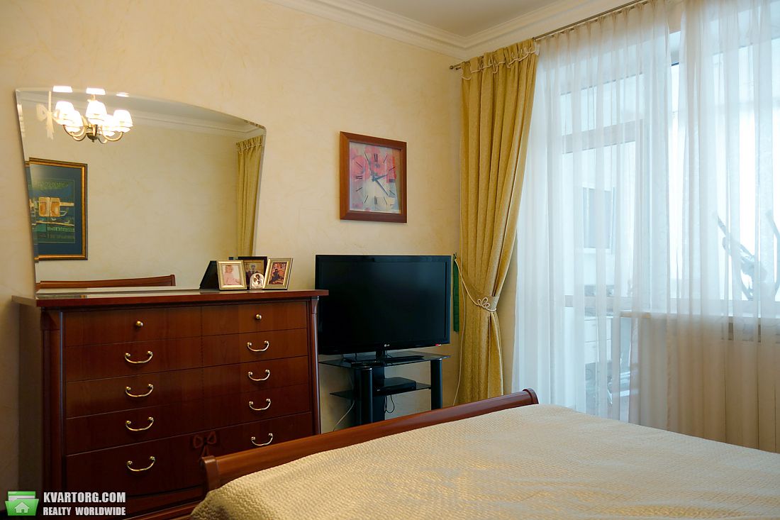 Rent out 3-room apartment. Киев,  Вышгородская — photo 6