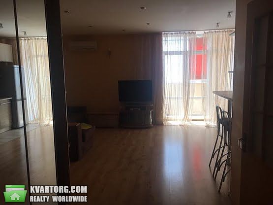 Rent out 2-room apartment. Киев,  Бажана — photo 4