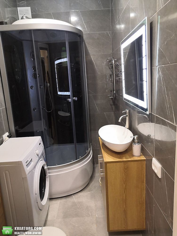 Rent out 2-room apartment. Львов, Пасічна — photo 3