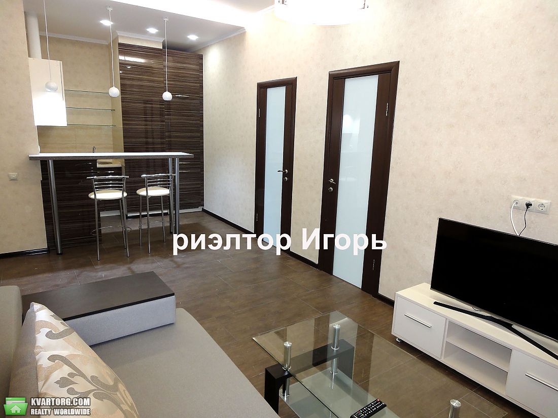 Rent out 3-room apartment. Одесса, Французский бульвар — photo 1