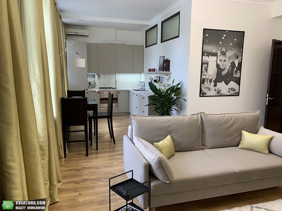 Rent out 2-room apartment. Киев, Льва Толстого — photo 1