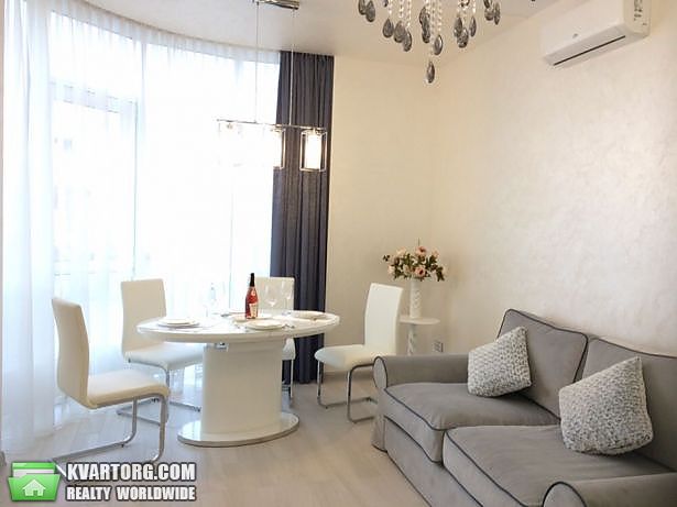 Rent out 2-room apartment. Киев,  Драгомирова — photo 1