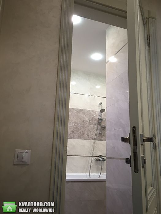 Sell 4-room apartment. Киев,  Драгоманова — photo 8