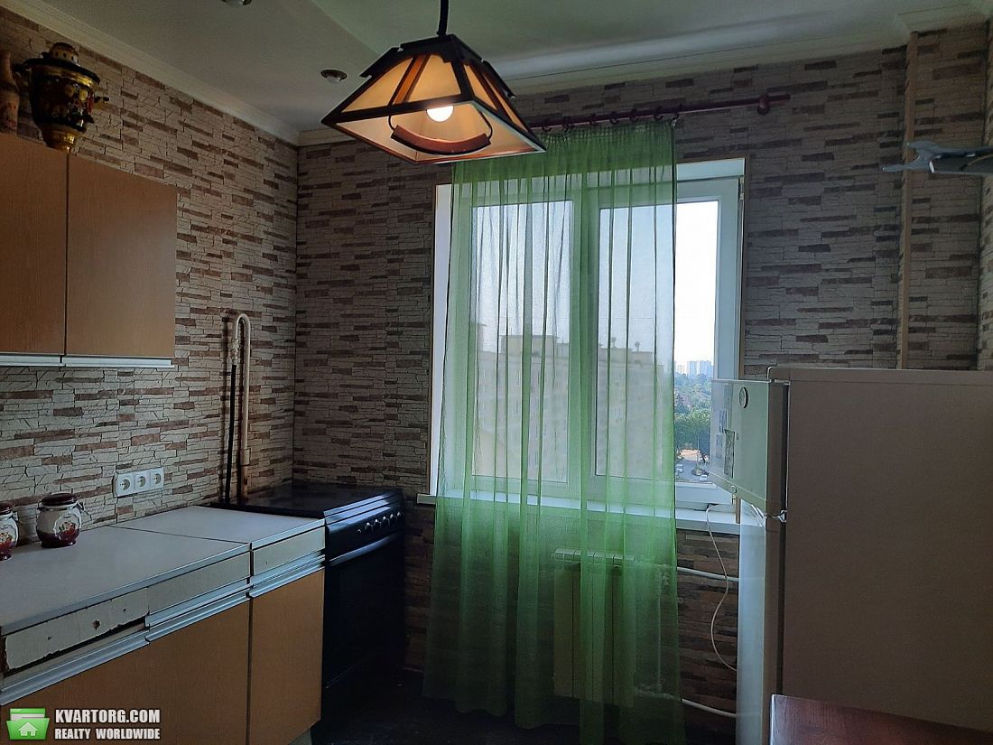 Rent out 2-room apartment. Киев,  Вершигоры — photo 7