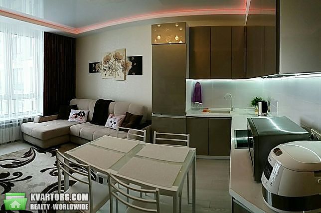 Rent out 2-room apartment. Киев,  Армянская — photo 1
