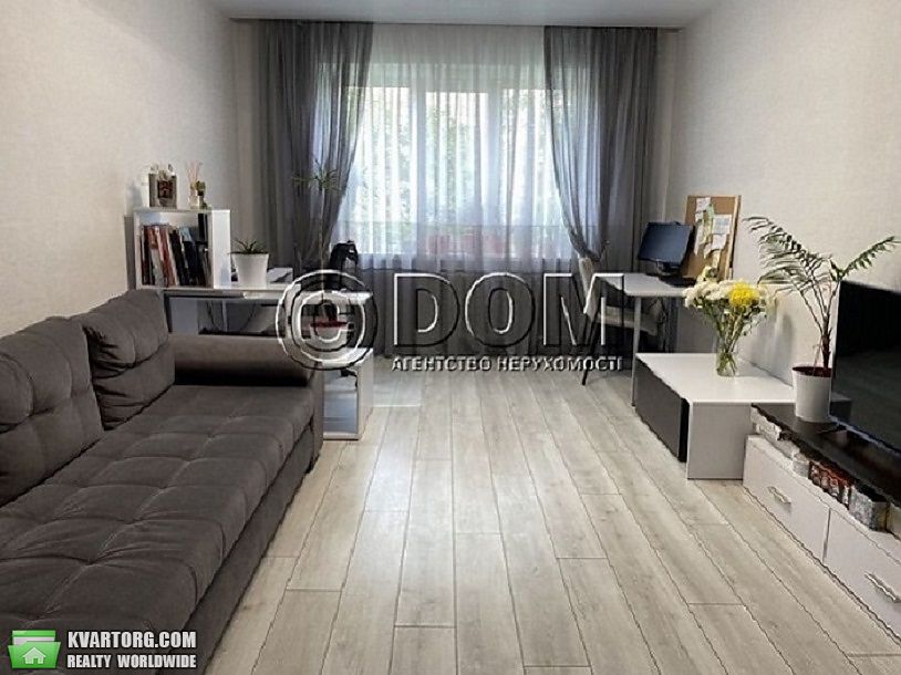 Sell 3-room apartment. Киев, пр-т. Свободы — photo 1