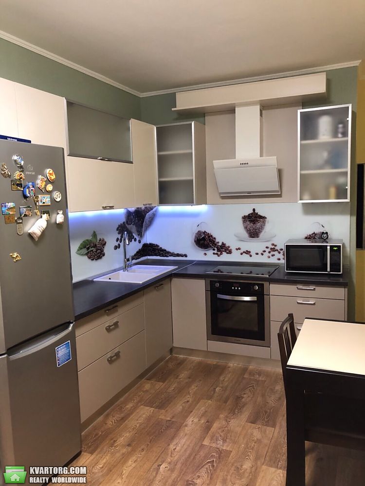 Rent out 1-room apartment. Киев, Урловская — photo 1