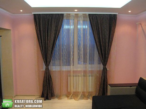 Rent out 1-room apartment. Киев,  Олевская — photo 1