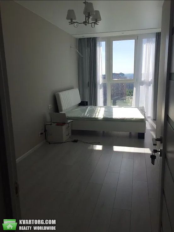 Rent out 2-room apartment. Киев,  Драгоманова — photo 1