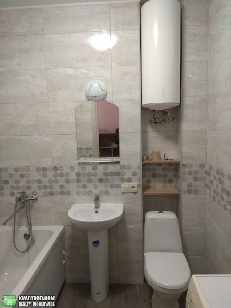 Rent out 1-room apartment. Киев, Харьковское шоссе — photo 6