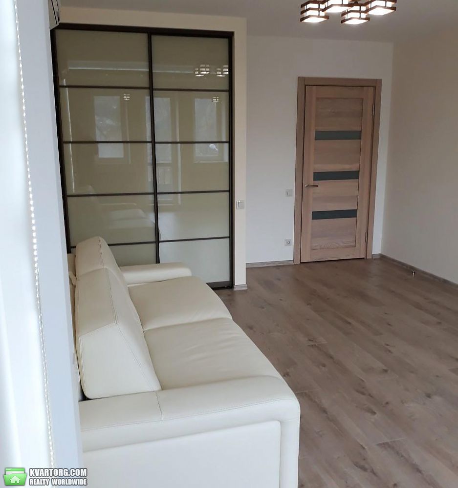 Rent out 2-room apartment. Киев,  Голосеевская — photo 5