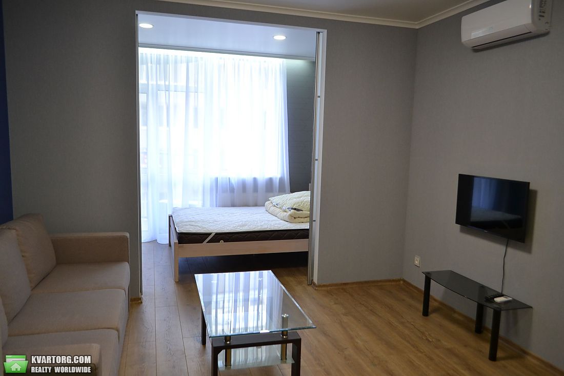 Rent out 1-room apartment. Киев,  Ломоносова — photo 3