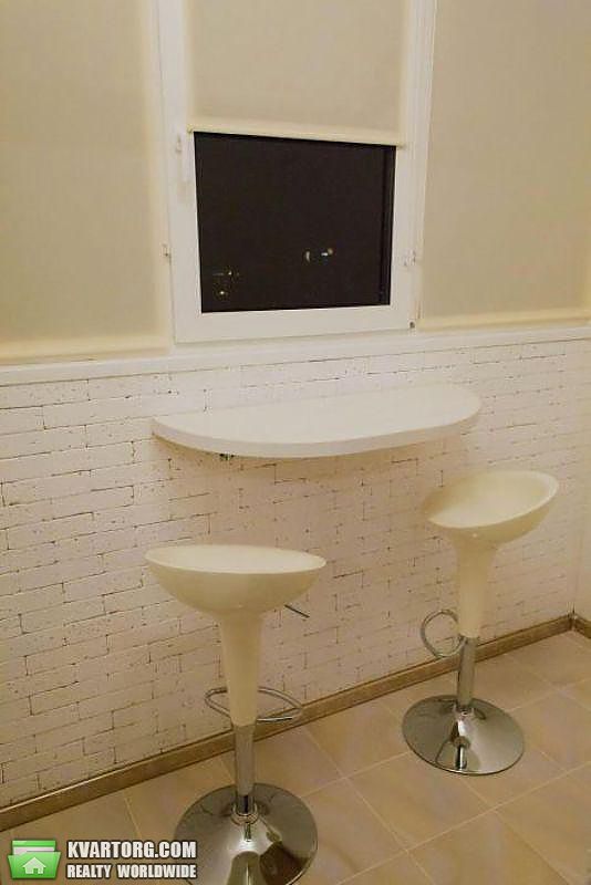 Rent out 2-room apartment. Киев,  Щорса — photo 4