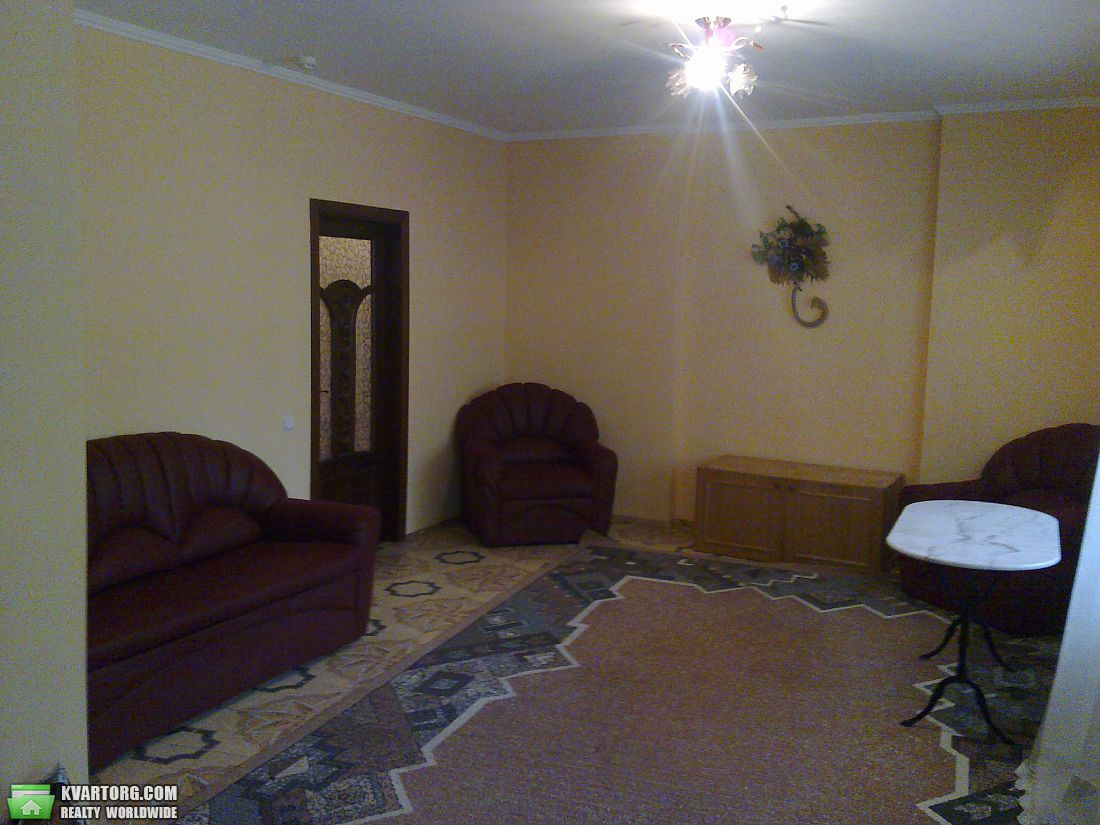 Rent out 2-room apartment. Киев,  Днепровская наб — photo 5