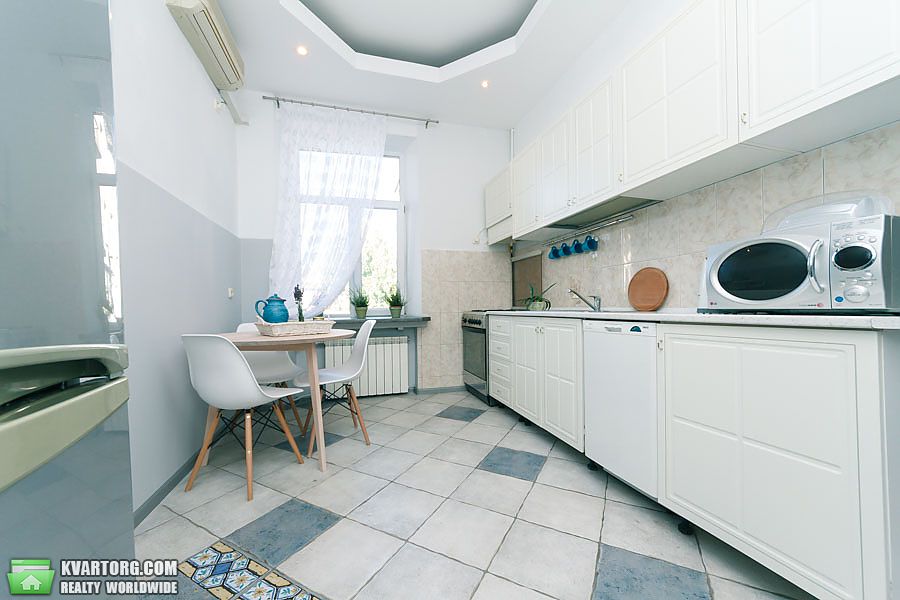 Rent out 3-room apartment. Киев,  Лютеранская — photo 4