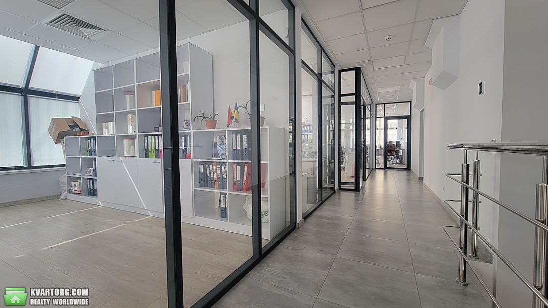 Rent out office. Киев,  Никольско-Слободская — photo 1