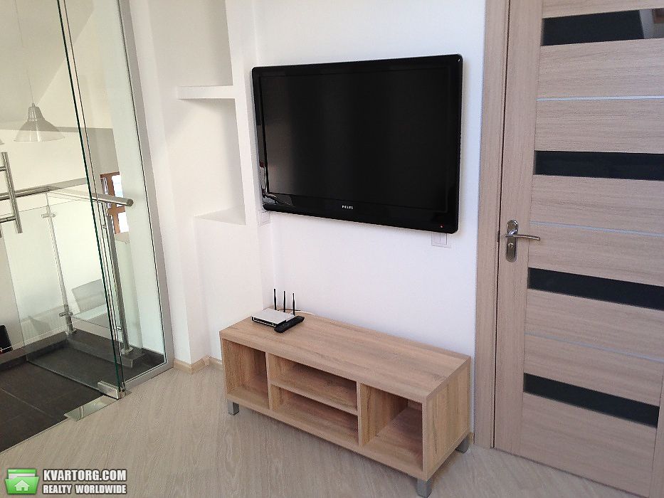 Rent out 2-room apartment. Киев, Павленко — photo 5