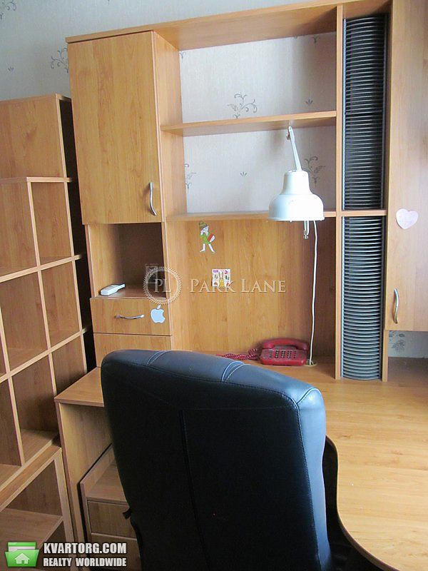 Rent out 2-room apartment. Киев,  Жилянская — photo 10