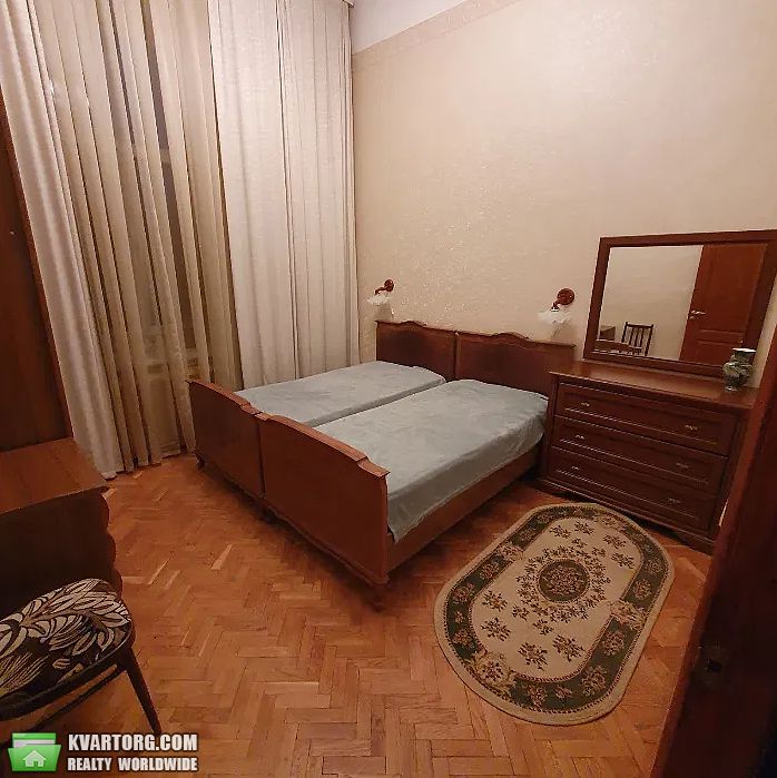Rent out 2-room apartment. Киев,  Институтская — photo 1