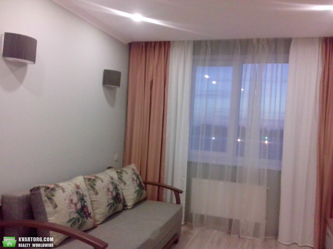 Rent out 1-room apartment. Киев,  Жмеринская — photo 6