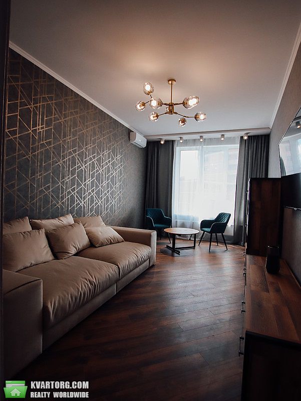 Rent out 2-room apartment. Киев, Тютюника Василия ул. — photo 3