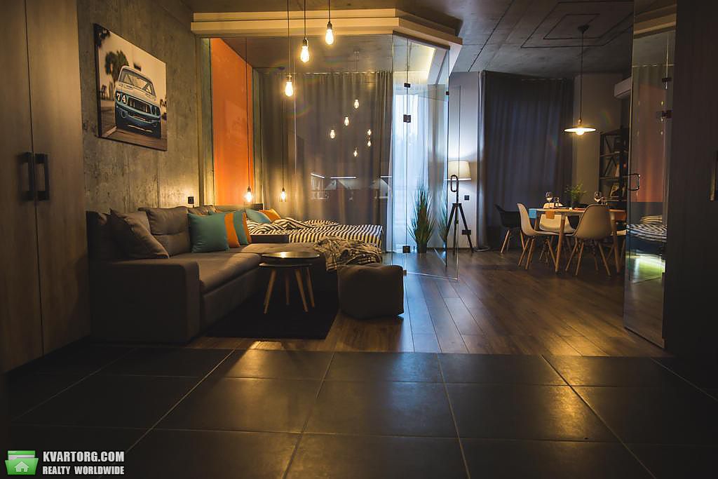 Rent out 2-room apartment. Киев,  Антонова — photo 2