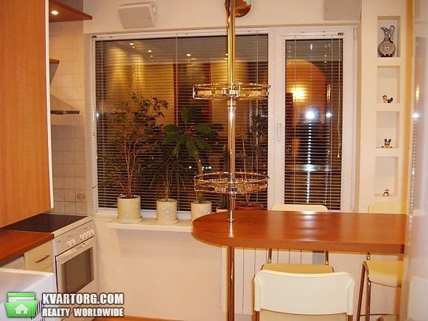 Rent out 3-room apartment. Киев,  Героев Днепра — photo 1
