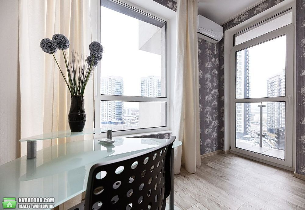 Rent out 1-room apartment. Киев,  Осокорская — photo 4
