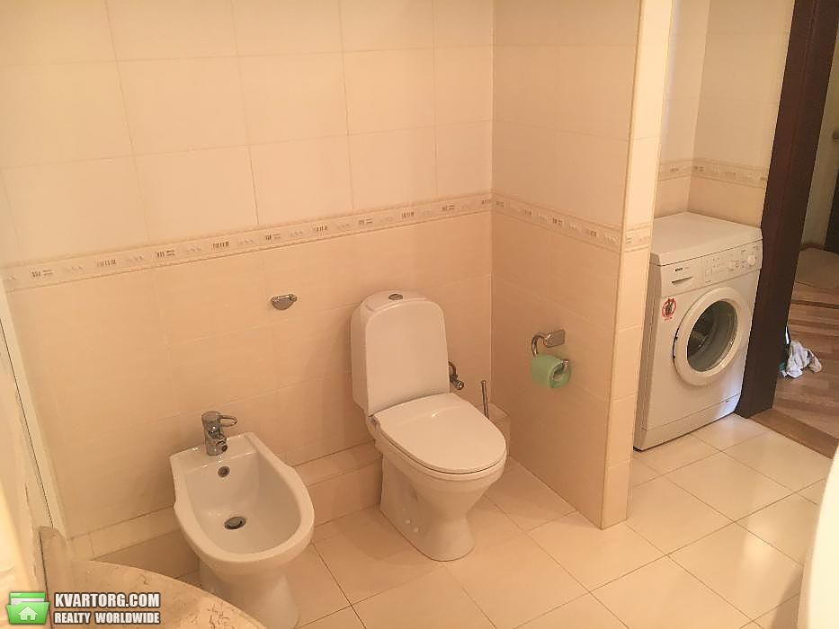 Rent out 2-room apartment. Киев,  Жилянская — photo 9