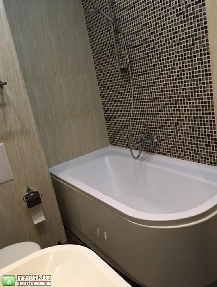 Rent out 2-room apartment. Киев,  Соломенская — photo 7