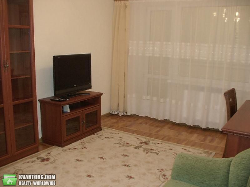 Rent out 3-room apartment. Киев,  Златоустовская — photo 3