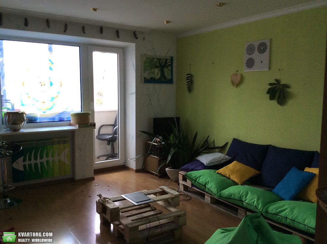 Rent out 2-room apartment. Киев,  Сечевых Стрельцов — photo 1