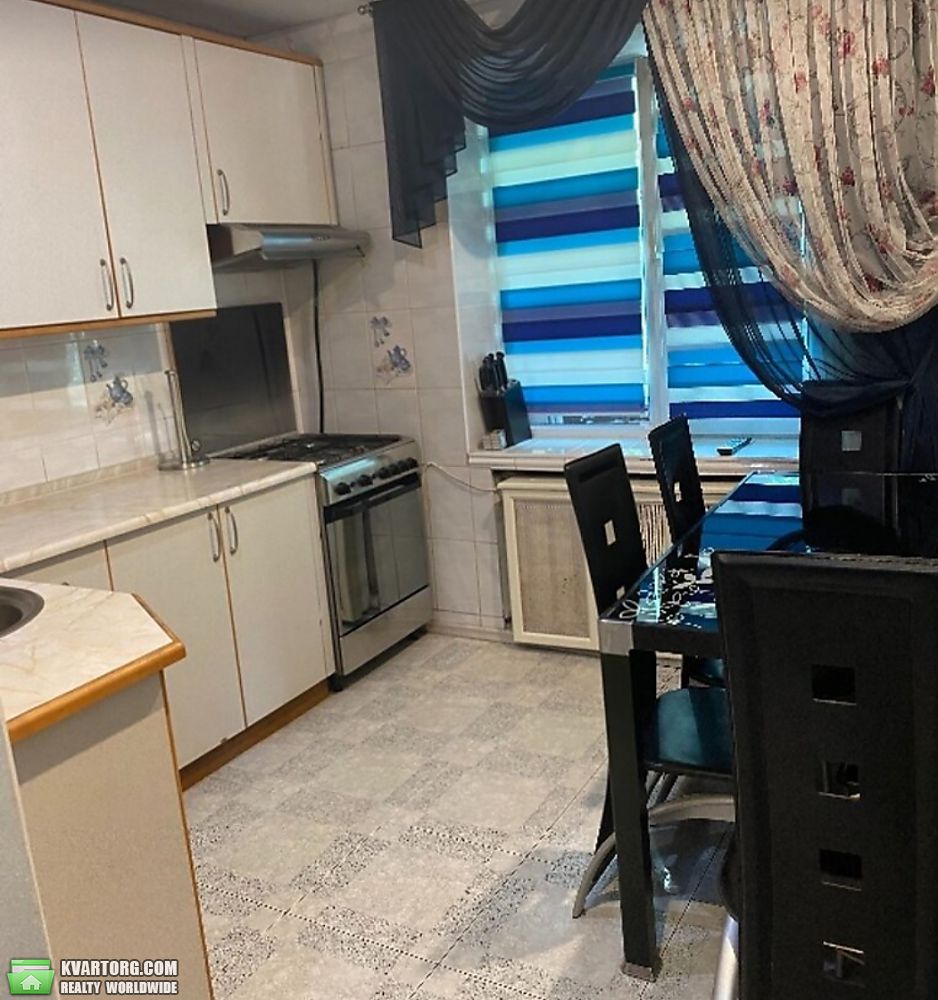 Rent out 2-room apartment. Киев,  Дегтяревская — photo 1