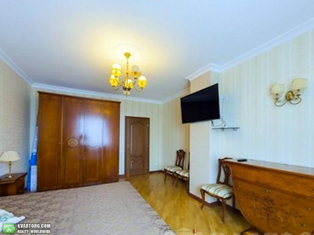 Rent out 3-room apartment. Киев,  Лескова — photo 1