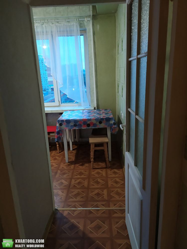 Rent out 2-room apartment. Киев,  Братиславская — photo 7