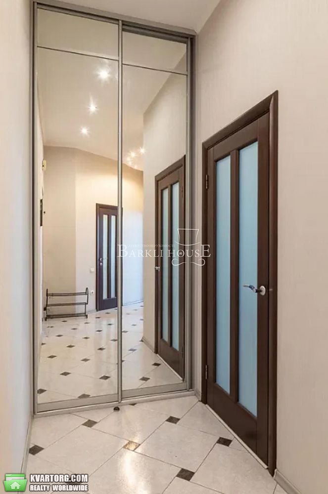 Rent out 2-room apartment. Киев,  Андреевская — photo 7