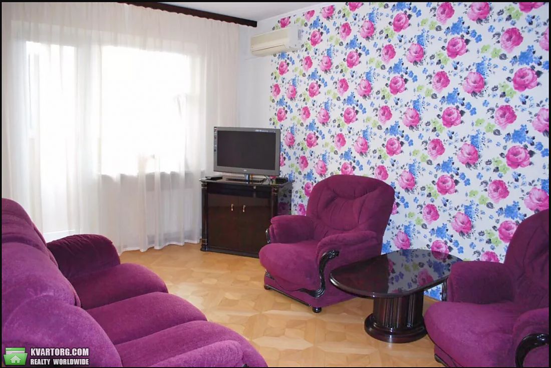 Rent out 3-room apartment. Киев, Олейника — photo 4