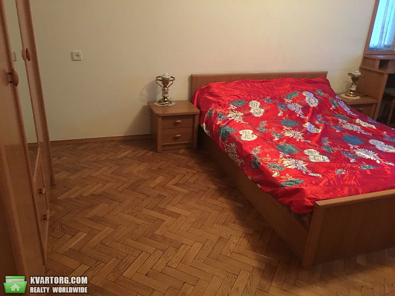 Rent out 2-room apartment. Киев,  Шелковичная — photo 1
