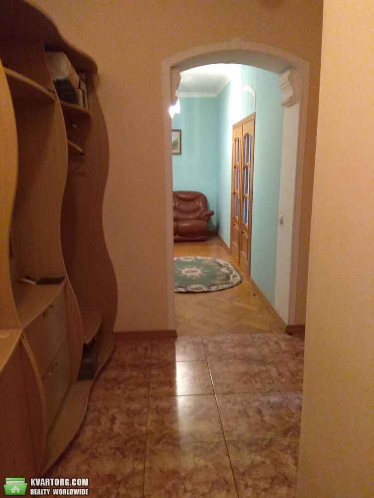 Rent out 2-room apartment. Киев,  Туровская — photo 2