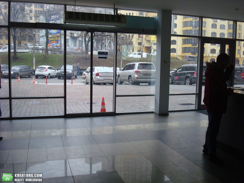 Rent out office. Киев, Черновола — photo 1