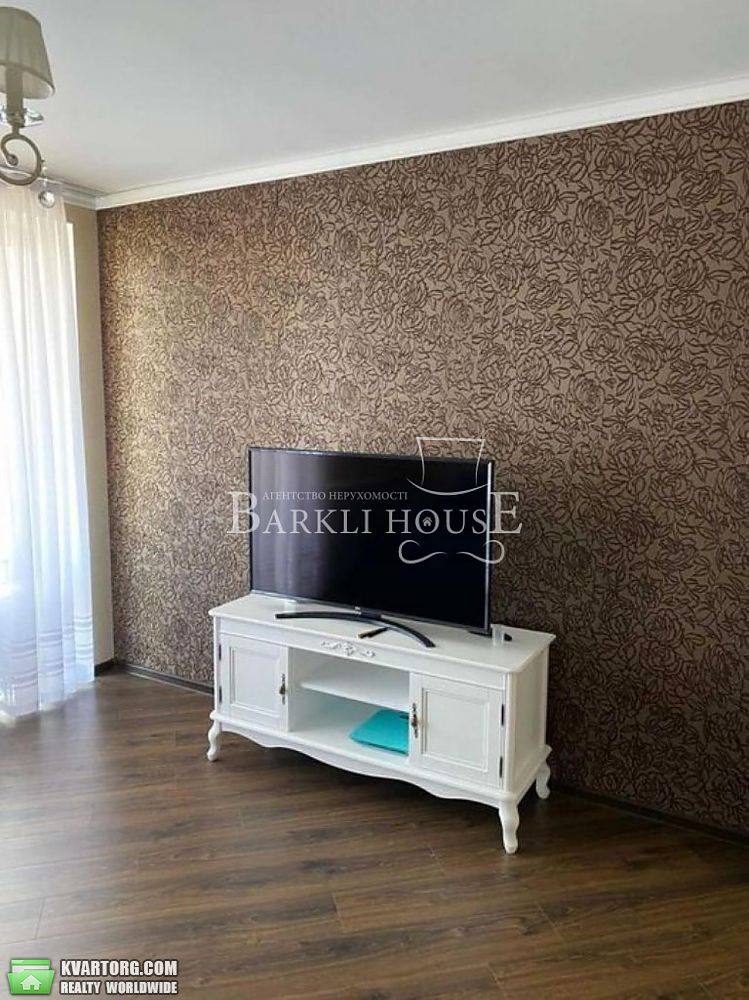 Rent out 2-room apartment. Киев, Данченко Сергея — photo 7