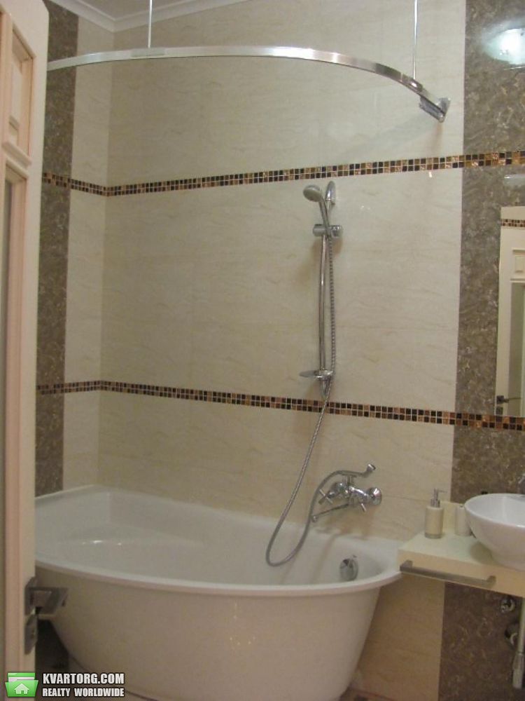 Rent out 2-room apartment. Киев,  Белорусская — photo 5