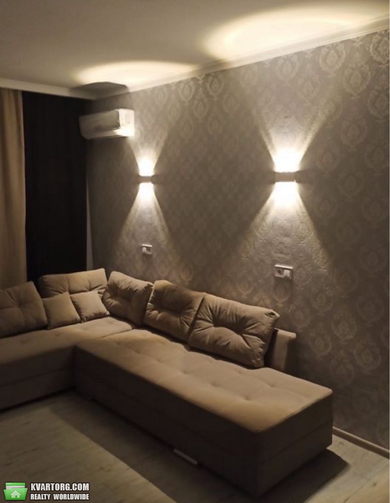 Rent out 1-room apartment. Киев,  Украинская — photo 1